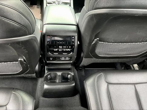 Used 2023 Jeep Grand Cherokee L Limited w/ Luxury Tech Group II AWD/4WD image 10