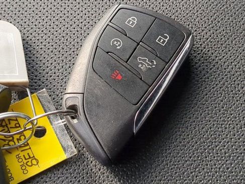 Used 2025 GMC Sierra 2500 AT4 image 28