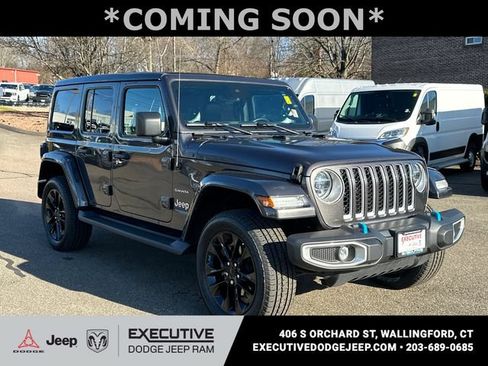 Used 2022 Jeep Wrangler Unlimited Sahara w/ Cold Weather Group AWD/4WD image 5