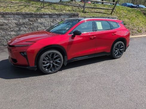 Used 2025 Toyota Crown Signia w/ Advanced Technology Package image 5