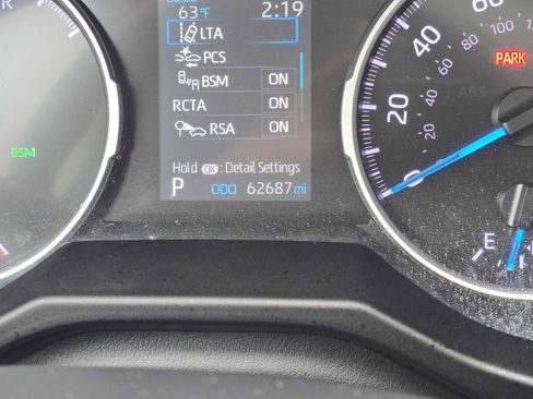 Used 2022 Toyota RAV4 XLE Premium AWD/4WD image 30