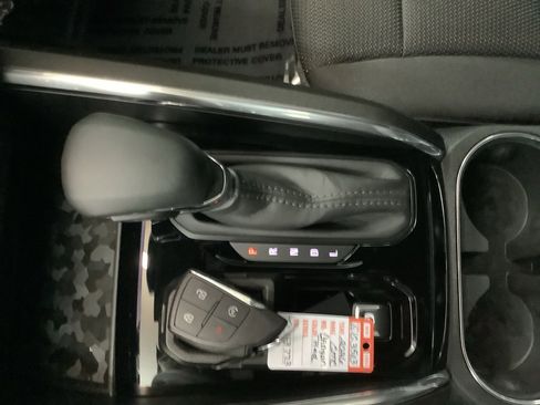 New 2026 GMC Canyon Elevation w/ Convenience Package image 23