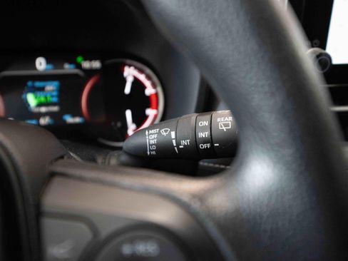 Used 2025 Toyota RAV4 XLE AWD/4WD image 14
