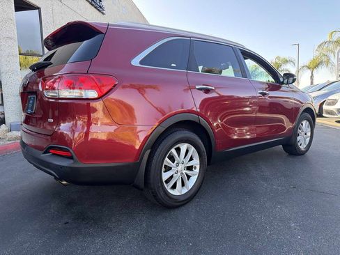 Used 2016 Kia Sorento FWD w/ LX Convenience Package image 4
