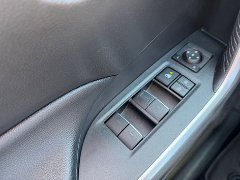 Used 2022 Toyota RAV4 XLE Premium AWD/4WD image 18