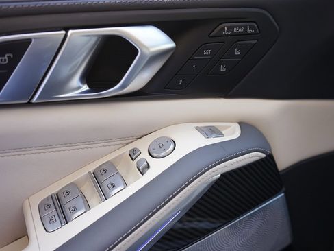 Used 2024 BMW X7 M60i w/ Executive Package image 21