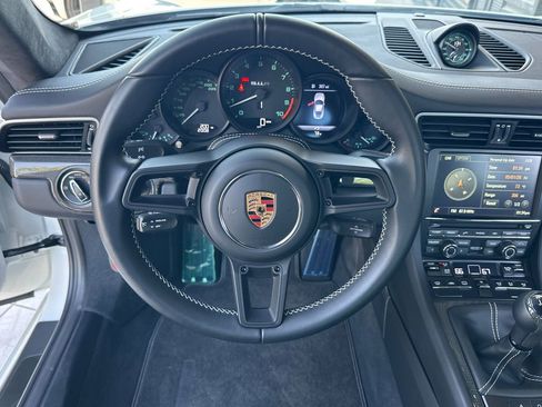 Certified 2016 Porsche 911 R RWD image 15