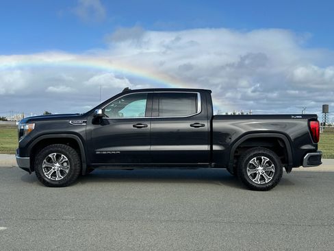 Used 2020 GMC Sierra 1500 SLE w/ X31 Off-Road Package image 7