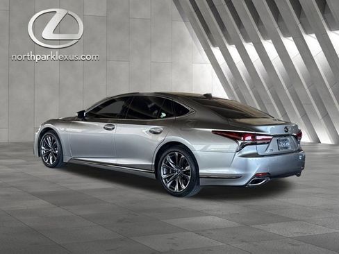 Used 2018 Lexus LS 500 F Sport w/ Accessory Package (Z2) image 2