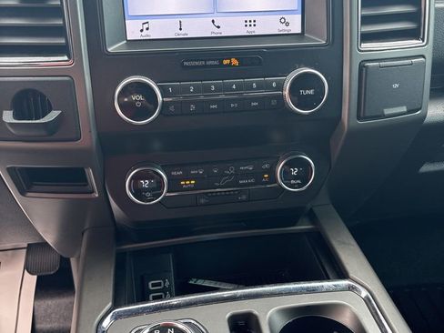 Used 2019 Ford Expedition Max XLT image 11