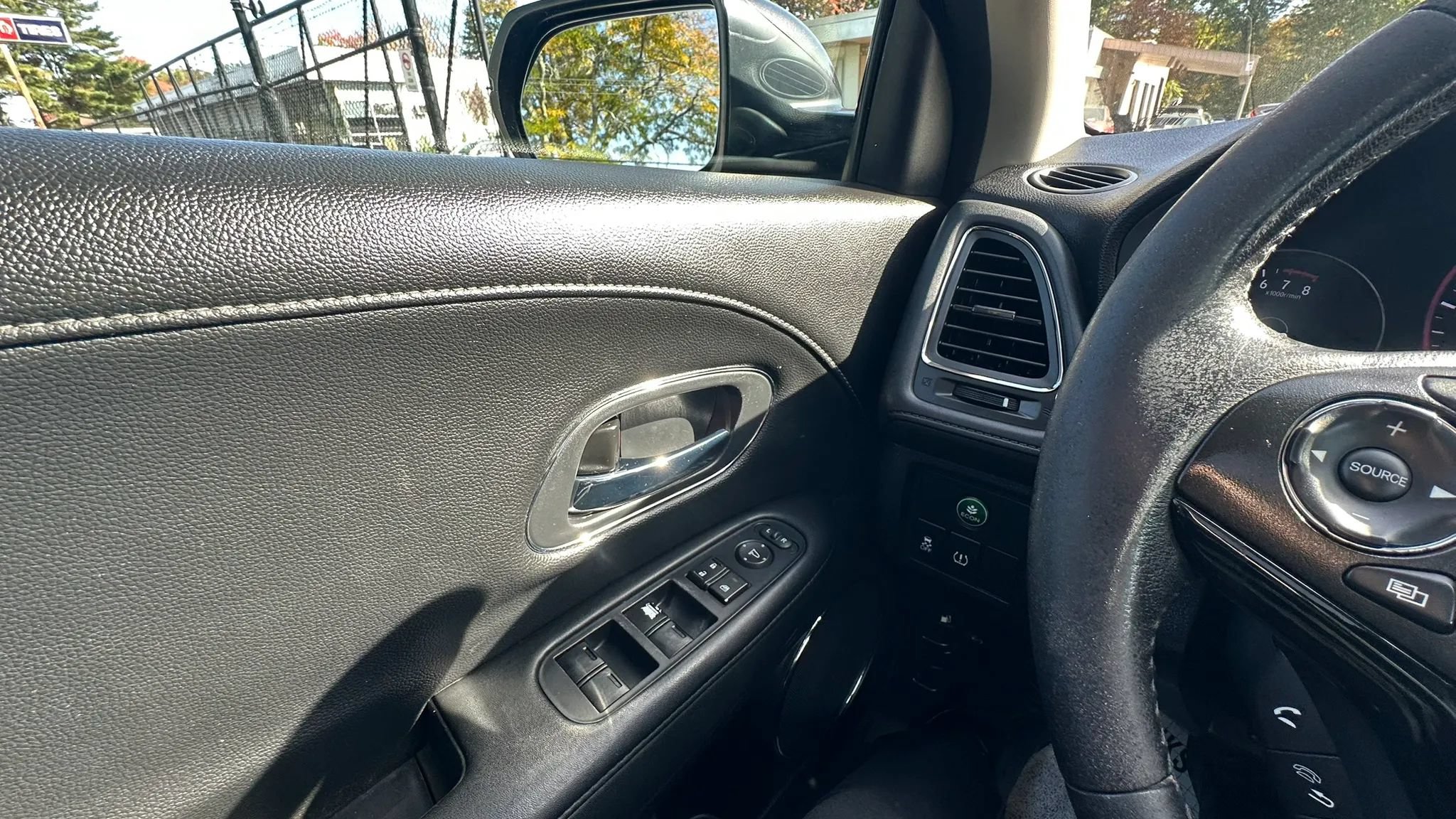 Used 2018 Honda HR-V EX-L image 15