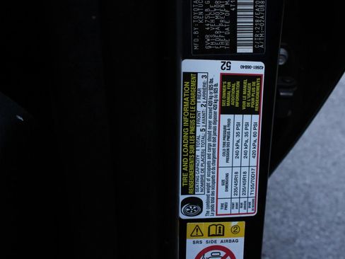 Used 2018 Toyota Camry SE w/ Moonroof Package FWD image 32