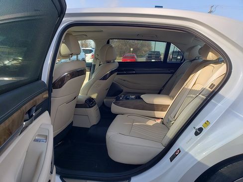 Used 2019 Genesis G90 3.3T Premium image 7