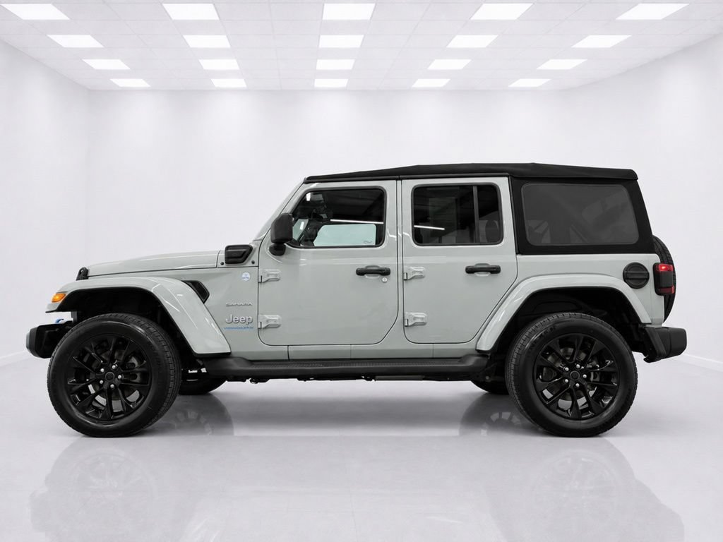 Used 2024 Jeep Wrangler Unlimited Sahara w/ Technology Group AWD/4WD image 5