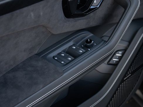 Used 2024 Lamborghini Urus S AWD/4WD image 40