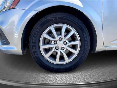 Used 2017 Chevrolet Sonic LT image 9