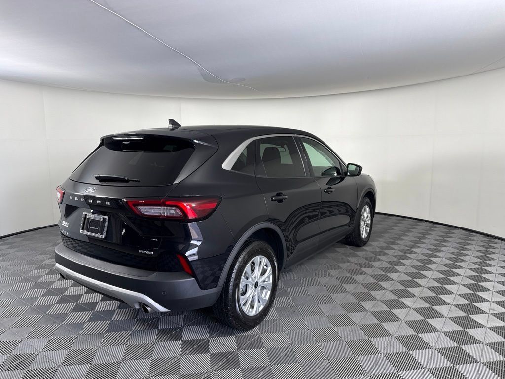 Used 2023 Ford Escape Active AWD/4WD image 5