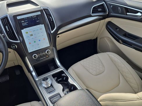Certified 2023 Ford Edge Titanium AWD/4WD image 17