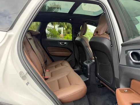 Used 2024 Volvo XC60 T8 Plus AWD/4WD image 17