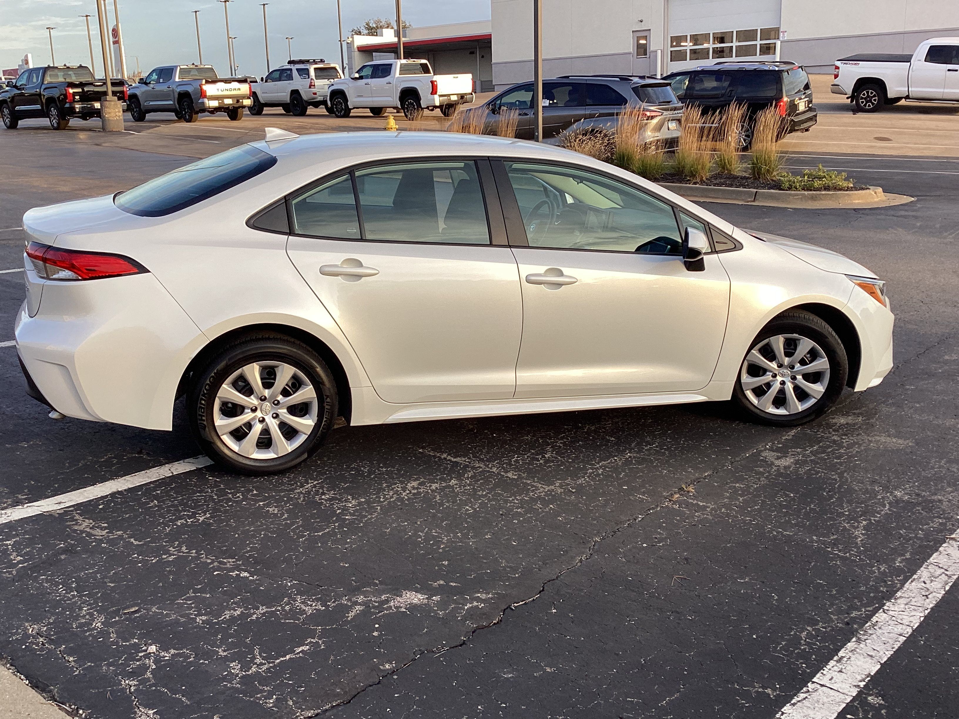 Certified 2025 Toyota Corolla LE FWD image 22