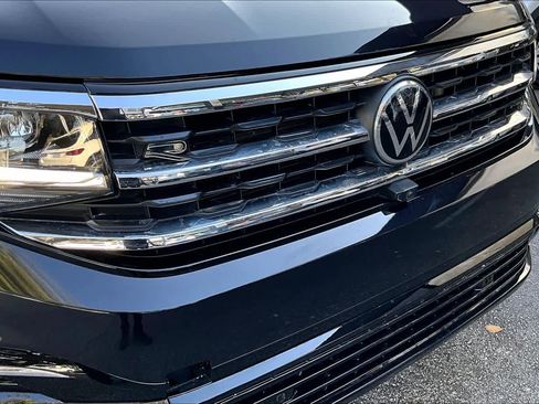 Used 2021 Volkswagen Atlas SEL Premium image 32