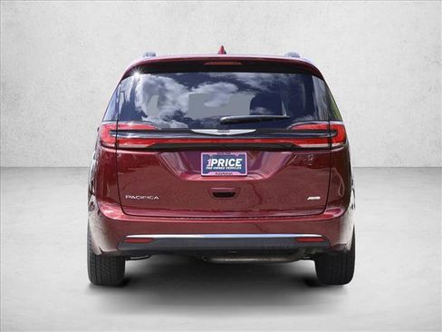 Used 2022 Chrysler Pacifica Touring-L AWD/4WD image 6