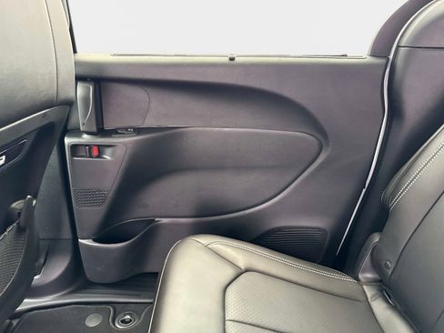 New 2026 Chrysler Pacifica Select image 15