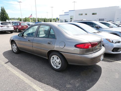 Used 2001 Ford Escort Sedan FWD image 6