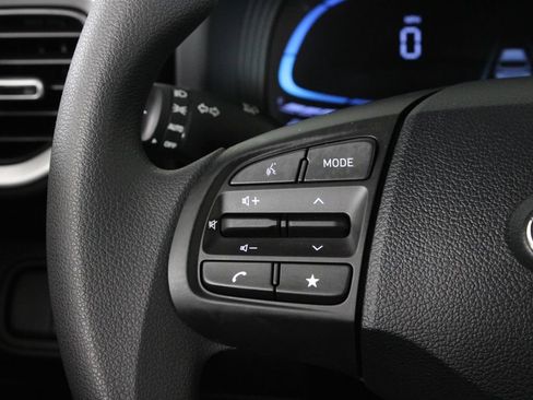 Certified 2026 Hyundai Venue SE FWD image 26