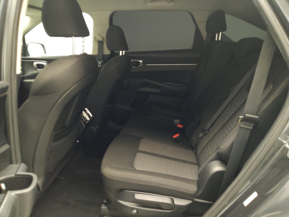 Used 2022 Kia Sorento LX FWD image 18