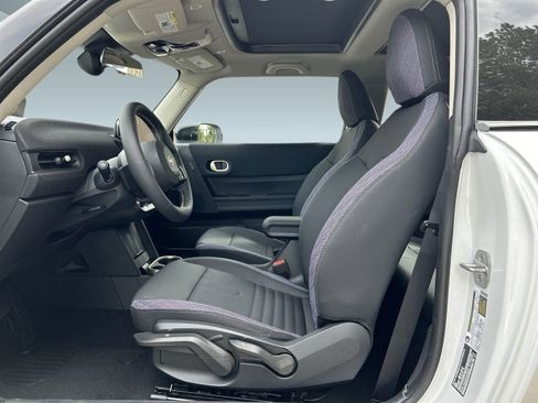 Certified 2025 MINI Cooper 2-Door Hardtop image 4