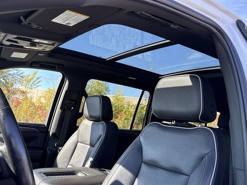 Certified 2022 GMC Yukon XL SLT w/ SLT Premium Package image 19