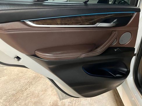 Used 2017 BMW X5 xDrive50i image 33