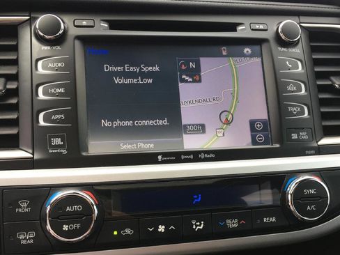 Used 2019 Toyota Highlander Limited image 28