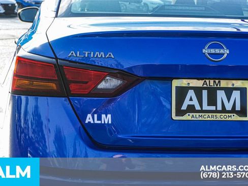 Used 2025 Nissan Altima 2.5 SV FWD image 13