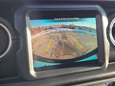 Certified 2022 Jeep Wrangler Unlimited Sahara w/ Cold Weather Group image 22