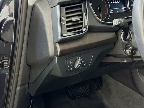 Used 2023 Audi Q5 2.0T Premium w/ Convenience Package image 17