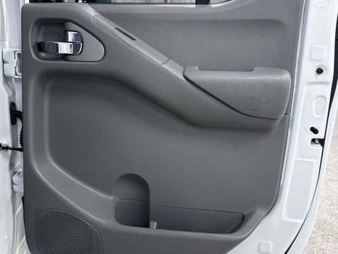 Used 2019 Nissan Frontier SV image 21