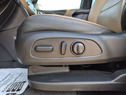 Used 2024 Chevrolet Equinox Premier AWD/4WD image 19