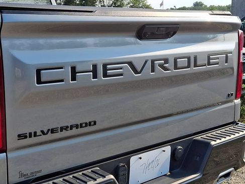 Used 2023 Chevrolet Silverado 1500 LT Trail Boss w/ Protection Package AWD/4WD image 11