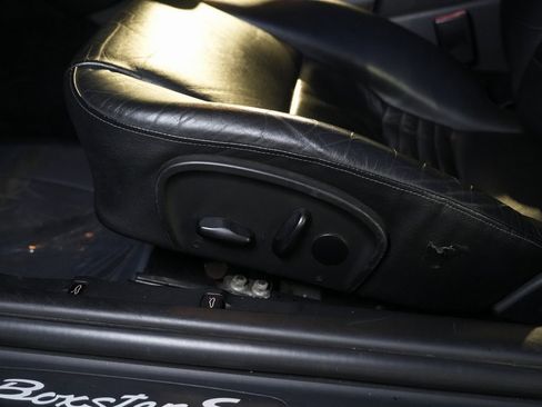 Used 2004 Porsche Boxster S image 27