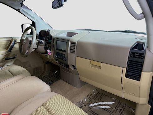 Used 2010 Nissan Titan SE image 26