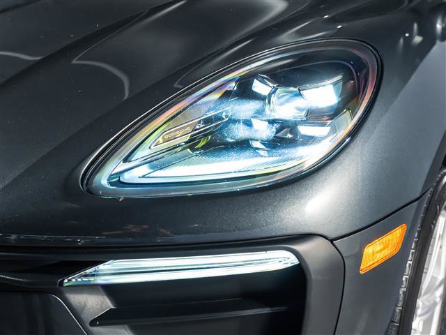 Used 2026 Porsche Macan AWD/4WD image 12