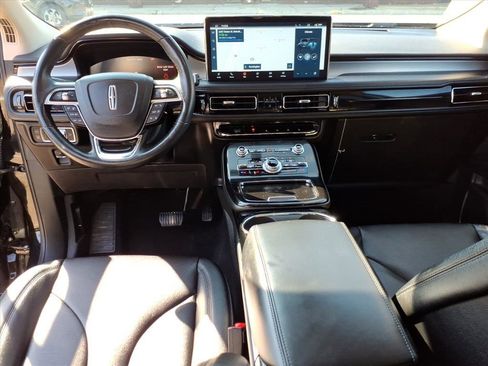 Used 2023 Lincoln Nautilus Standard w/ Premium Package image 12