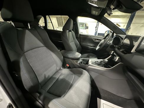 Used 2023 Toyota RAV4 SE image 25
