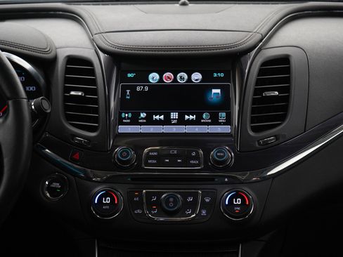 Used 2016 Chevrolet Impala LTZ w/ Enhanced Convenience Package FWD image 15