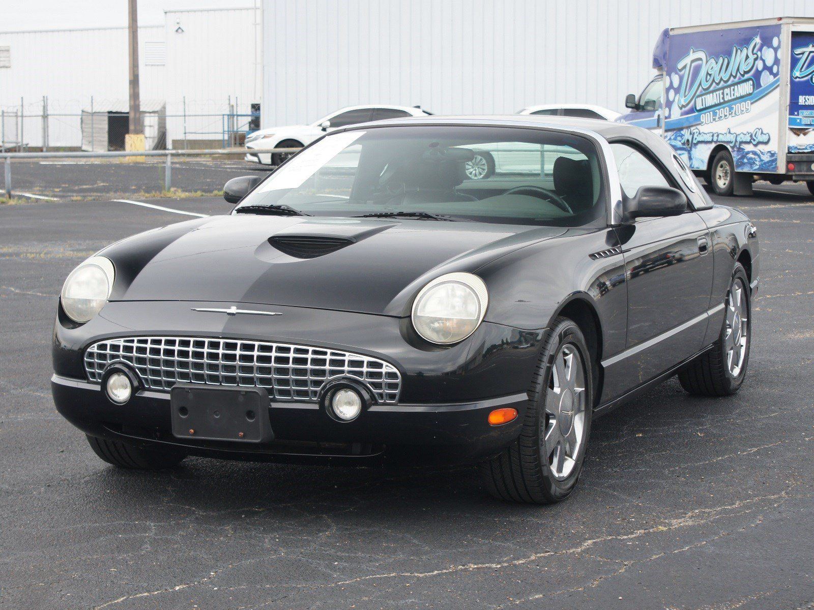 Used 2002 Ford Thunderbird RWD image 2