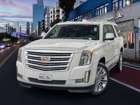 Used 2020 Cadillac Escalade ESV Platinum RWD image 2