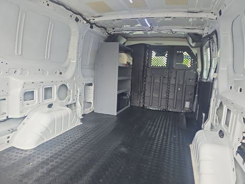 Used 2016 Ford Transit 250 130 Low Roof RWD image 12