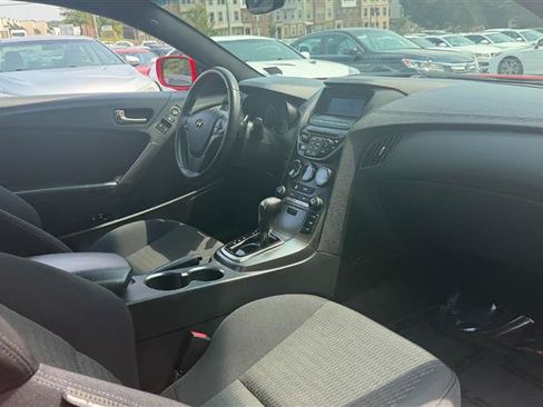 Used 2015 Hyundai Genesis 3.8 RWD image 5